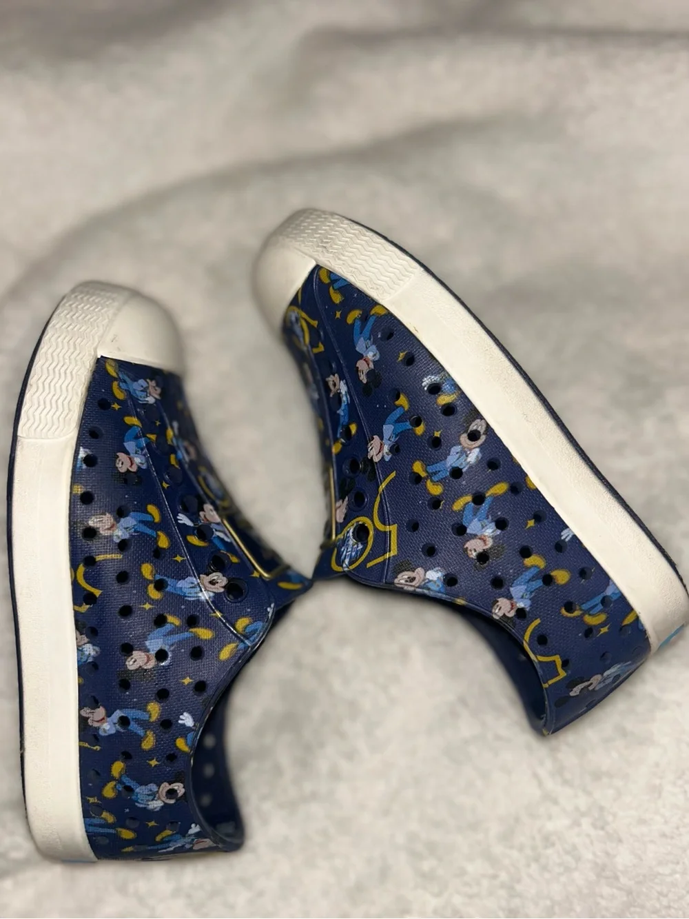Native x Disney slip on shoes Mickey Mouse print blue kids size 8c Jefferson